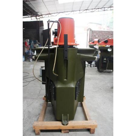 Renew Italy Atom SE20 20tons leather swing arm cutting machine